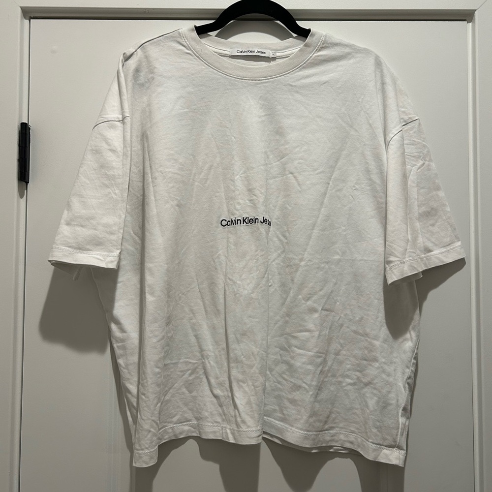 Calvin Klein Embroidered Logo Boxy Fit Tee Mens XL - Picture 2 of 8